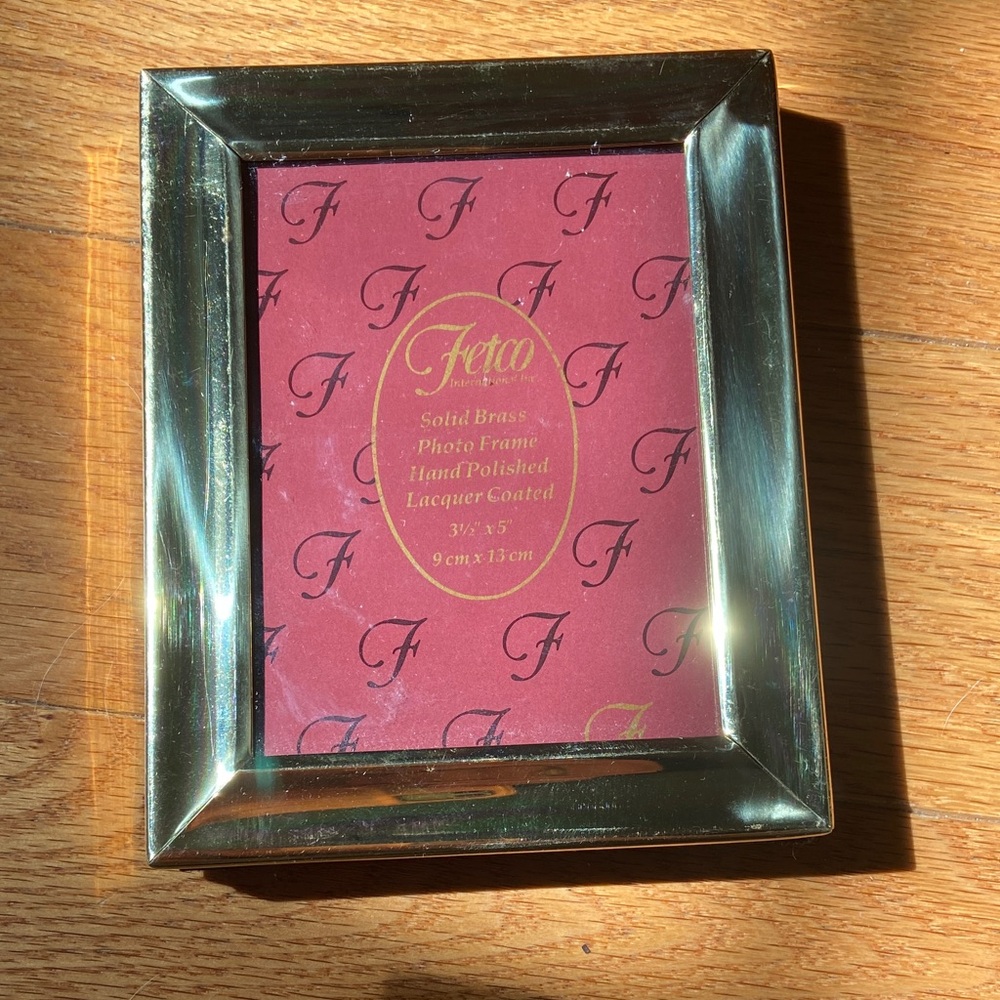 Fetco Solid Brass Photo Frame in Shiny Gold Finish
